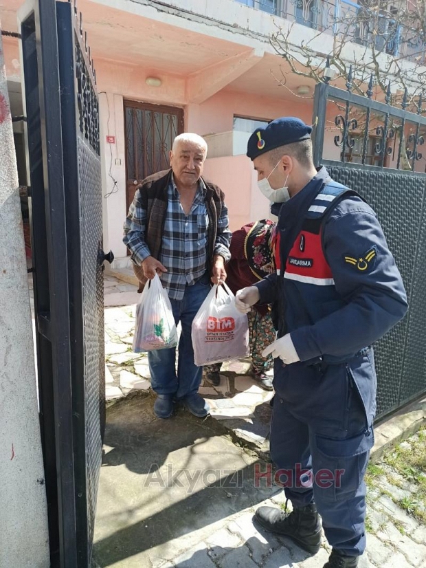 Jandarma Yaşlılarının Yanında