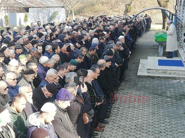 Kadem Ersoy dualarla defnedildi