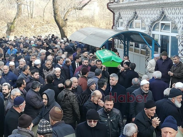 Kadem Ersoy dualarla defnedildi