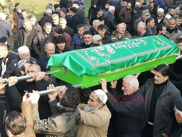 Kadem Ersoy dualarla defnedildi