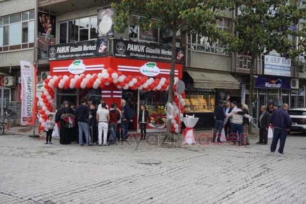 Kahta Çiğköfte Törenle Açıldı