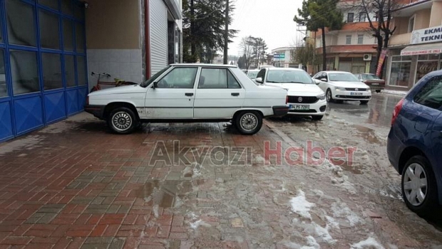 Kaldırım İşgalleri Devam Ediyor