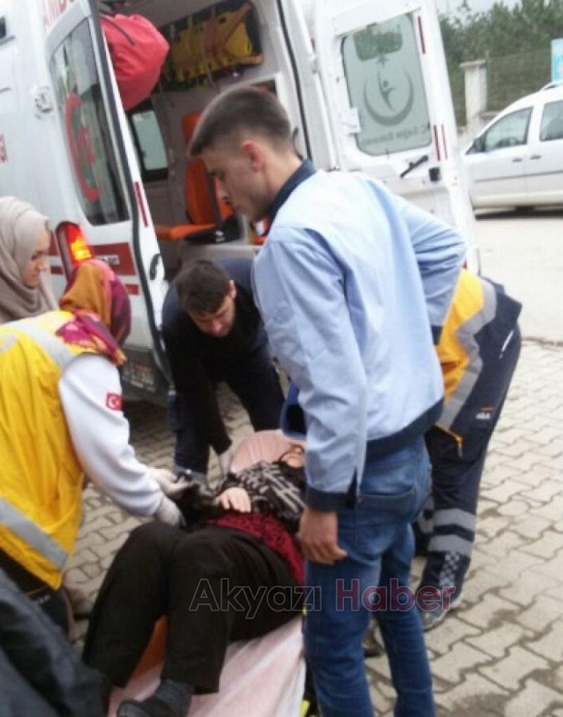 Kaldırımda yürüyen kadın bir anda yere yığıldı