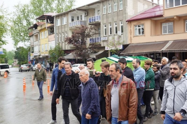 Efeye acı veda Tabutuna okul forması koyuldu