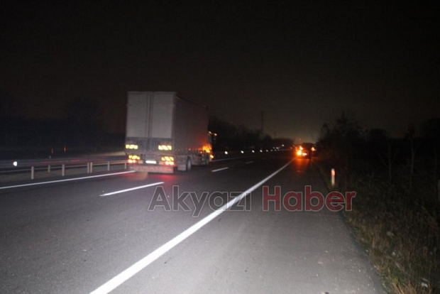 Kamyon ile Otomobil Çarpıştı