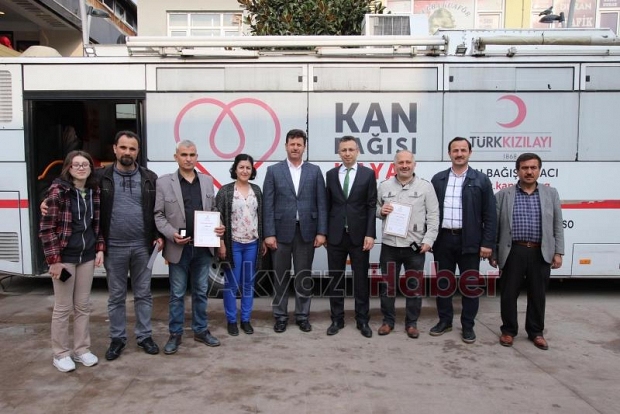Kan bağışçılarına madalya 