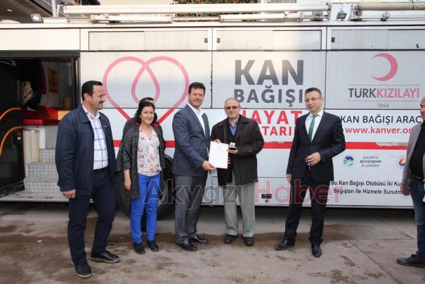 Kan bağışçılarına madalya 