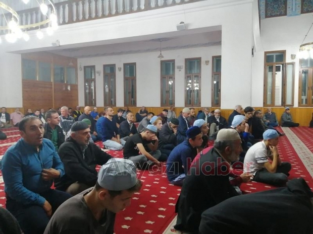 Kandil Akşamı Camiler Doldu Taştı
