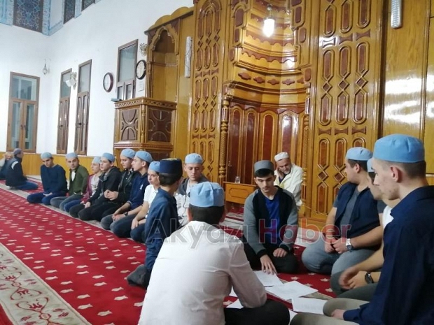 Kandil Akşamı Camiler Doldu Taştı