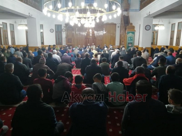 Kandil Akşamı Camiler Doldu Taştı