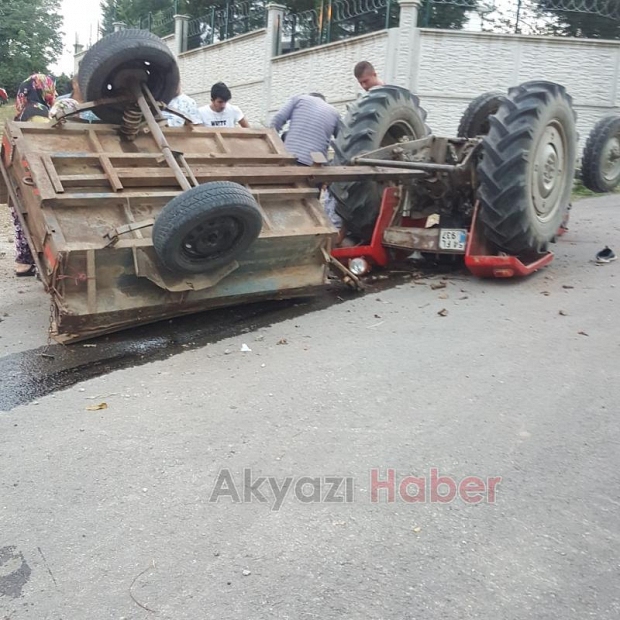 Karapürçek Köprüsünde Traktör Devrildi