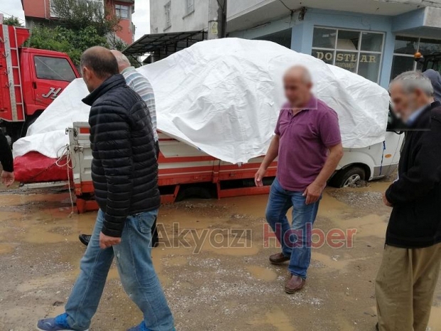 Karapürçekte yollar köstebek yuvasına döndü