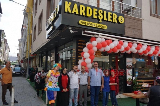 Kardeşler Pide Börek salonu Yeni şubesini açtı