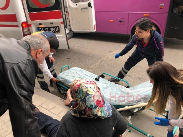 Ada Caddesinde Karşıya Geçmek İsteyen Yayaya Çarptı 