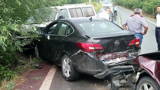  Kaygan Yol Zincirleme Kazaya Sebep Oldu
