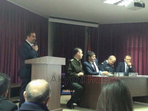 KAYMAKAM KALAYLI MUHTARLARLA BİR ARAYA GELDİ