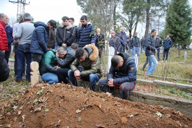 Kazada Hayatını Kaybeden İlker Gözyaşlarıyla Defnedildi