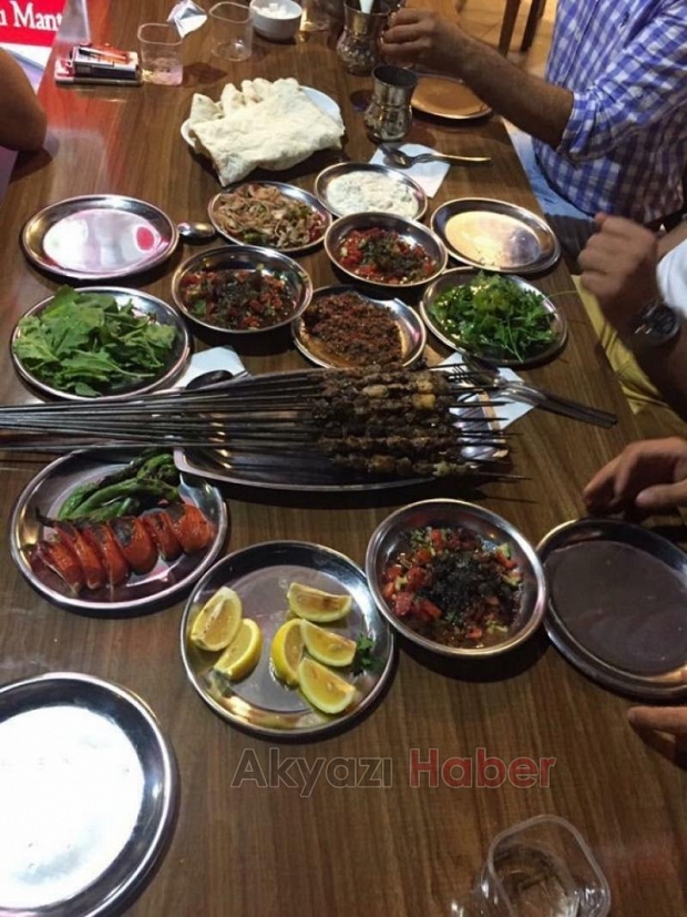 Kebapçı Niyazi Usta sizi Antep sofrasına davet ediyor