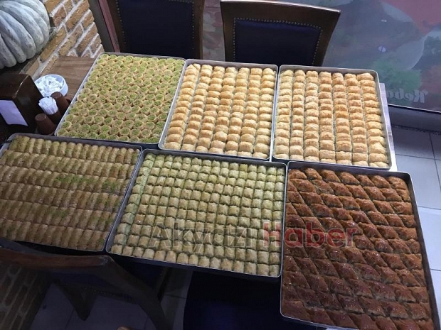 Kebapçı Niyazi Usta sizi Antep sofrasına davet ediyor