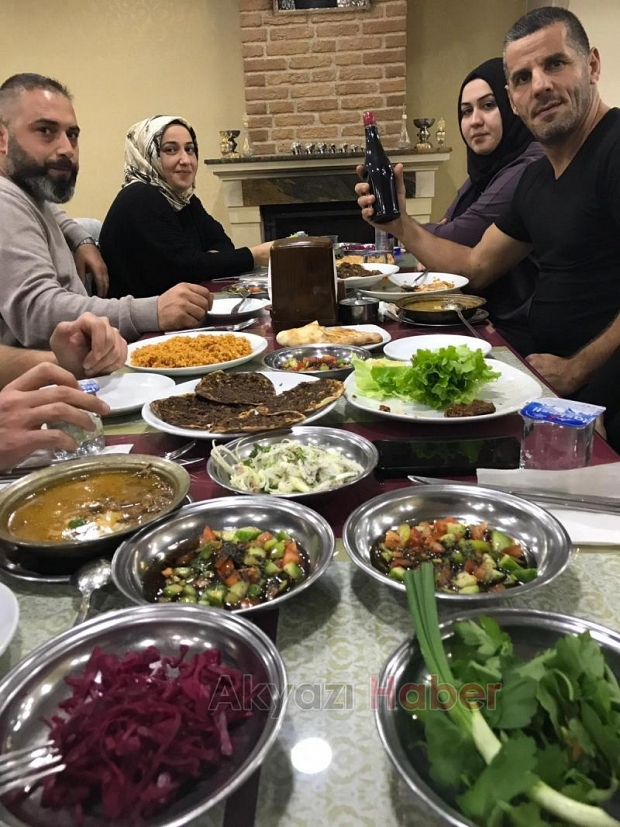 Kebapçı Niyazi Usta sizi Antep sofrasına davet ediyor