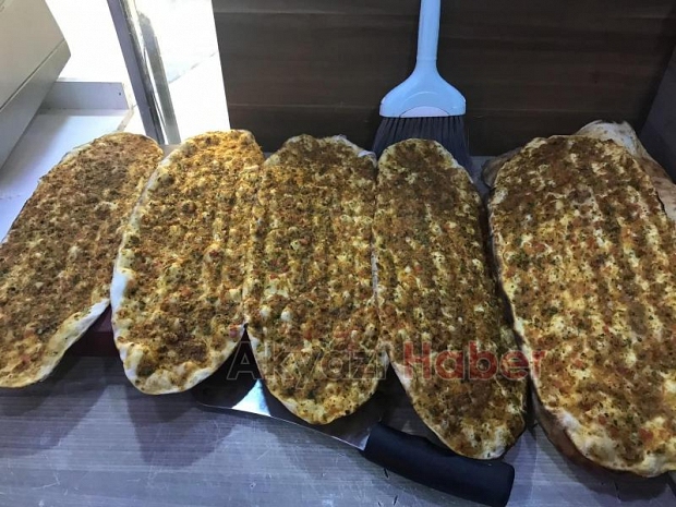 Kebapçı Niyazi Usta sizi Antep sofrasına davet ediyor