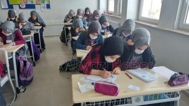 Kız İmam Hatip Öğrencilerinden Anlamlı Destek