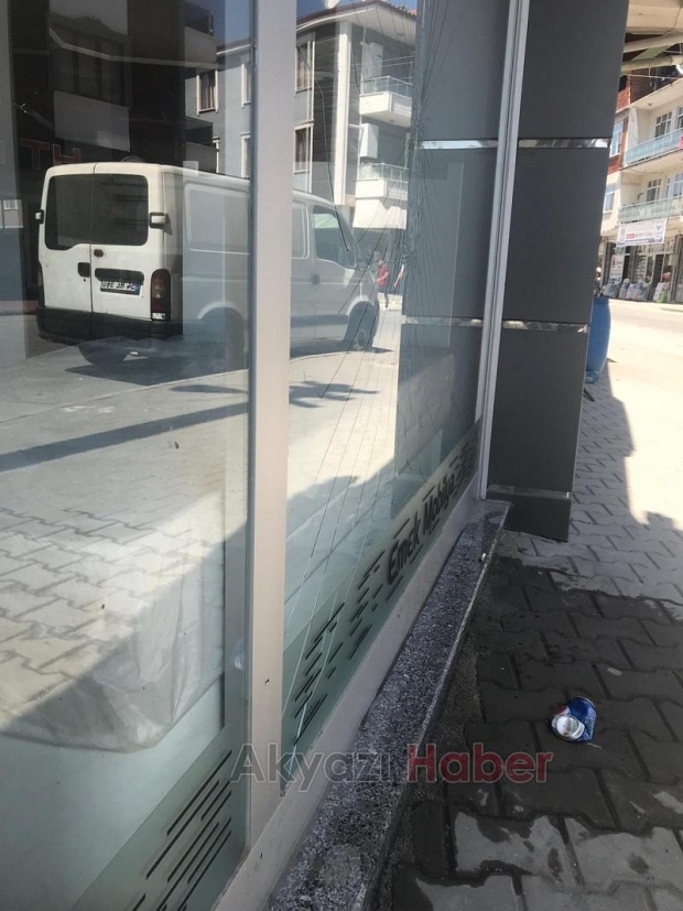 Kızlara laf atma kavgası hastanede bitti