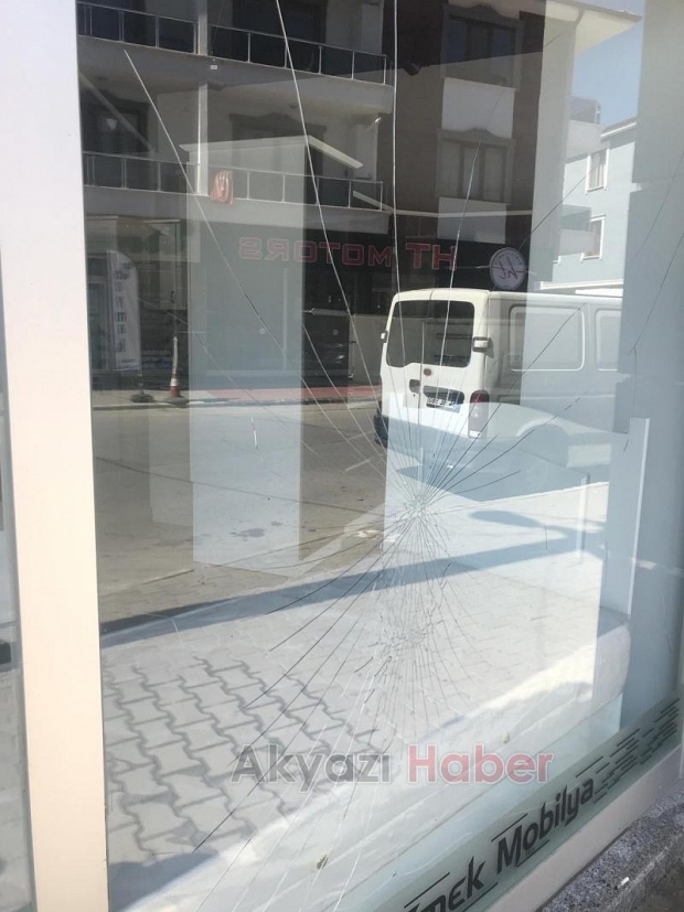 Kızlara laf atma kavgası hastanede bitti