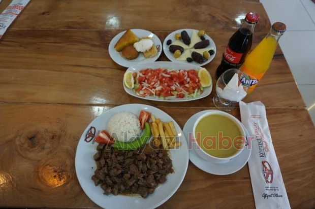 Köfteci Turgay Bayramda da Açık