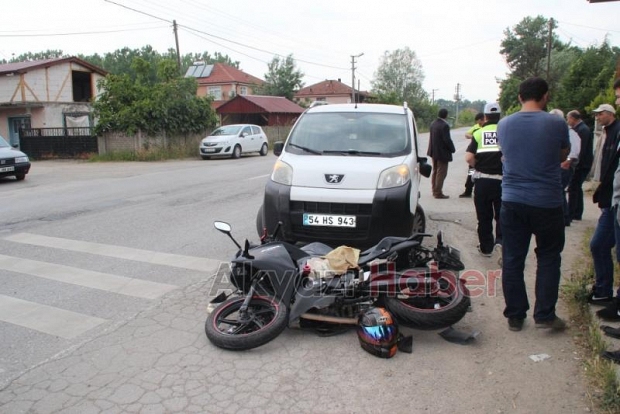 Kontrolsüz Dönüş Yapan Otomobile Motosiklet Çarptı