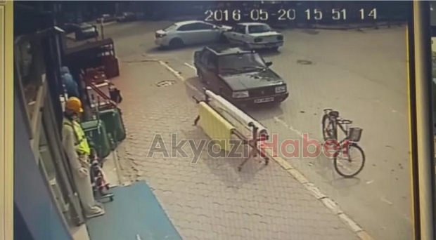 Kontrolsüz Yola Çıkan Sürücü Kazayı Beraberinde Getirdi