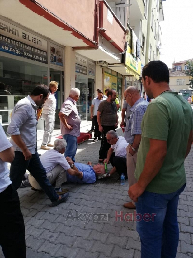 Konuralp Mahallesinde Motosiklet Bisiklete çarptı