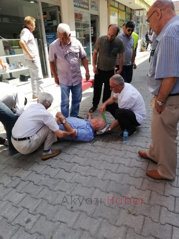 Konuralp Mahallesinde Motosiklet Bisiklete çarptı