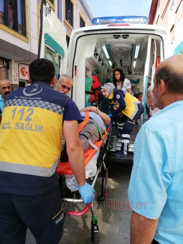 Konuralp Mahallesinde Motosiklet Bisiklete çarptı