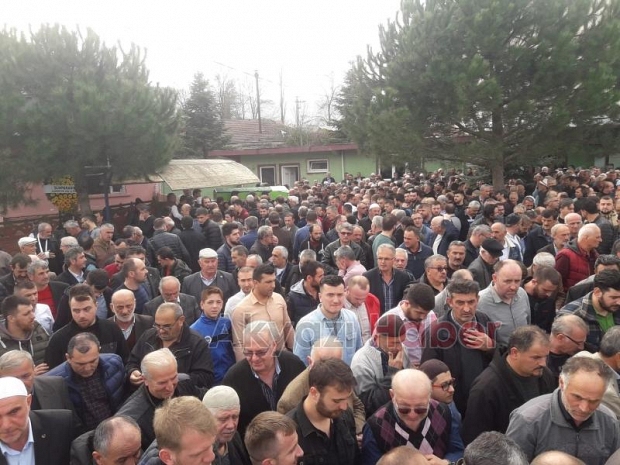 Küçücek İstiklal Mahalle Muhtarı Yusuf Şahin defnedildi