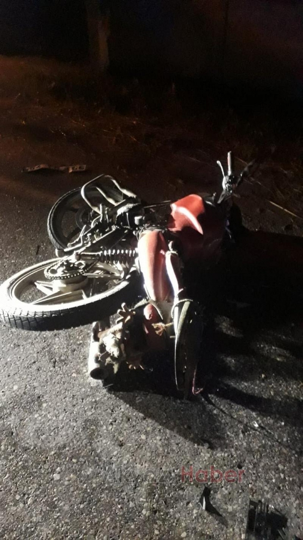 Küçücek Mahallesinde Otomobille Motosiklet Çarpıştı 