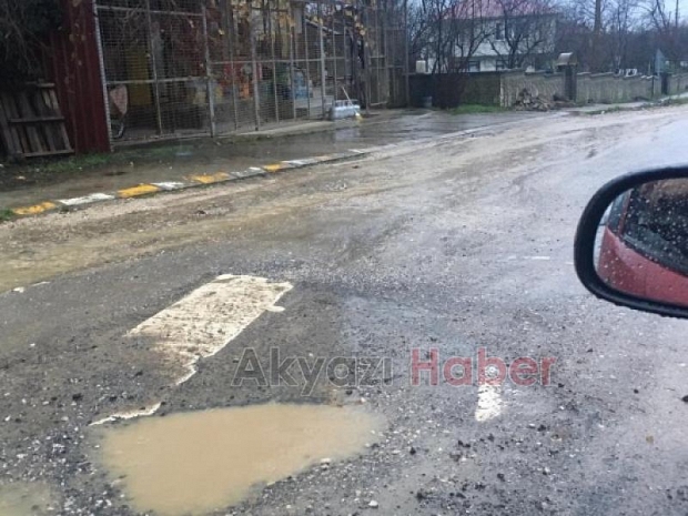 Küçücek'te bozuk yol tepkisi Belediye harekete geçti
