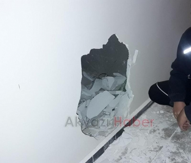 Küçük Çocuk Asansör Boşluğuna Düştü