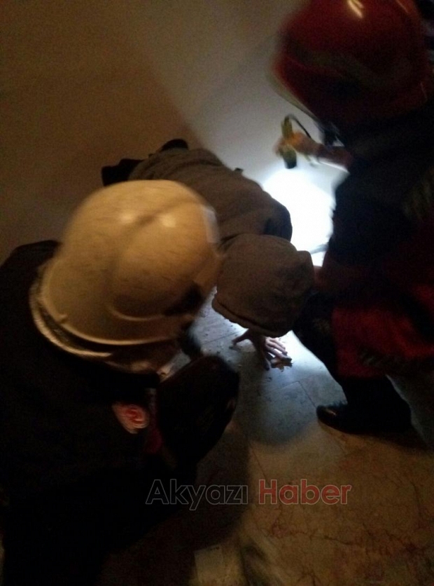 Küçük Çocuk Asansör Boşluğuna Düştü
