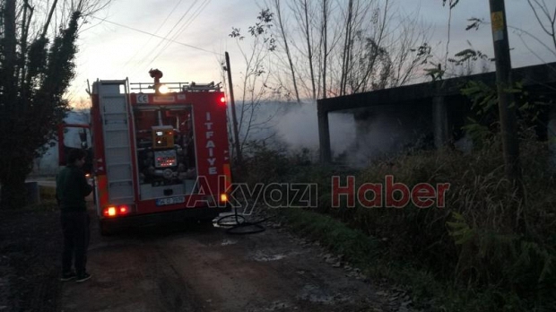 Kullanılmayan Odunluk Alev Aldı