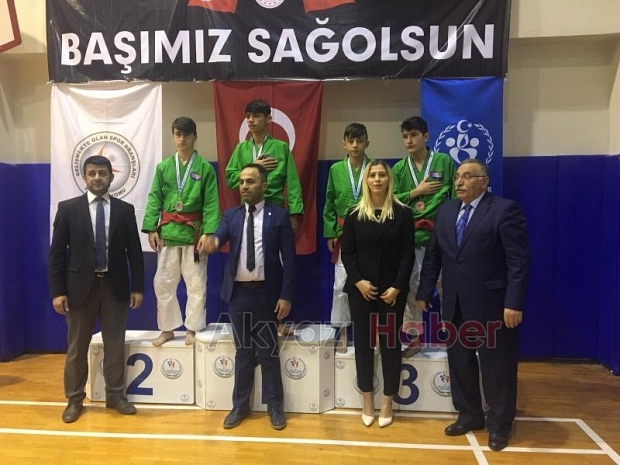 KURASH TÜRKiYE ŞAMPiYONLARI AKYAZIDAN