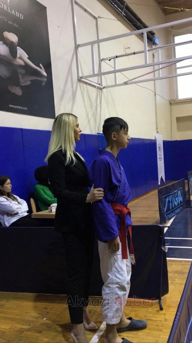 KURASH TÜRKiYE ŞAMPiYONLARI AKYAZIDAN