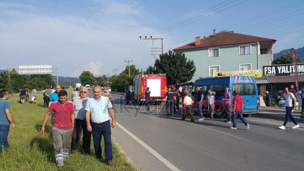 Jandarma aracı takla attı 3 yaralı