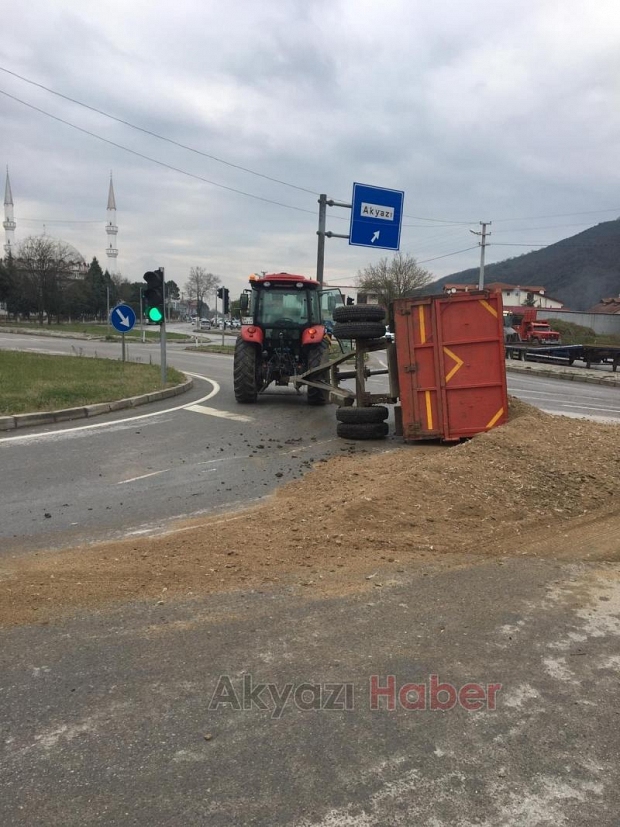 Kuzulukta Kum Yüklü Römrok Yan Yattı