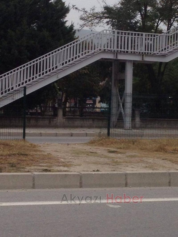 Kuzuluk’ta Üst Geçit Kullanılmıyor