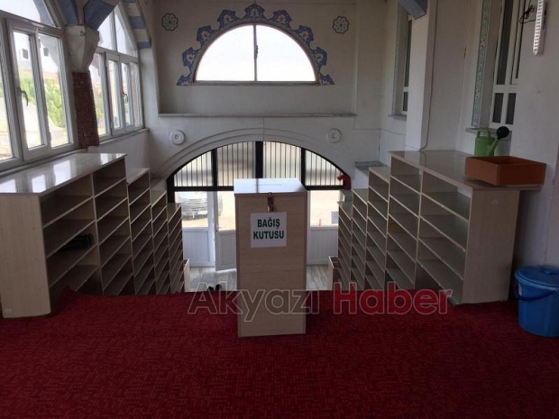 Lüks ciple gelip Sadaka kutusundaki paraları çaldı