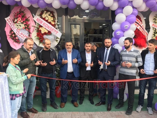 Madame Muko Dualarla Açıldı