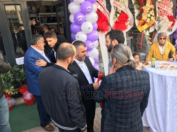 Madame Muko Dualarla Açıldı