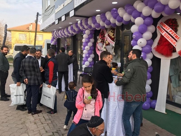 Madame Muko Dualarla Açıldı