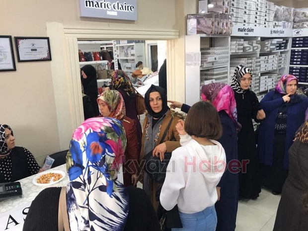 Madame Muko Dualarla Açıldı